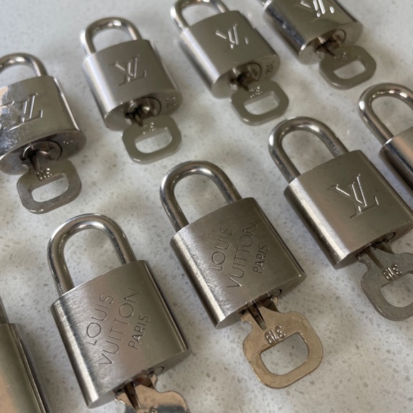 Authentic Louis Vuitton Silver Padlock Lock & Key - Picture 6 of 15